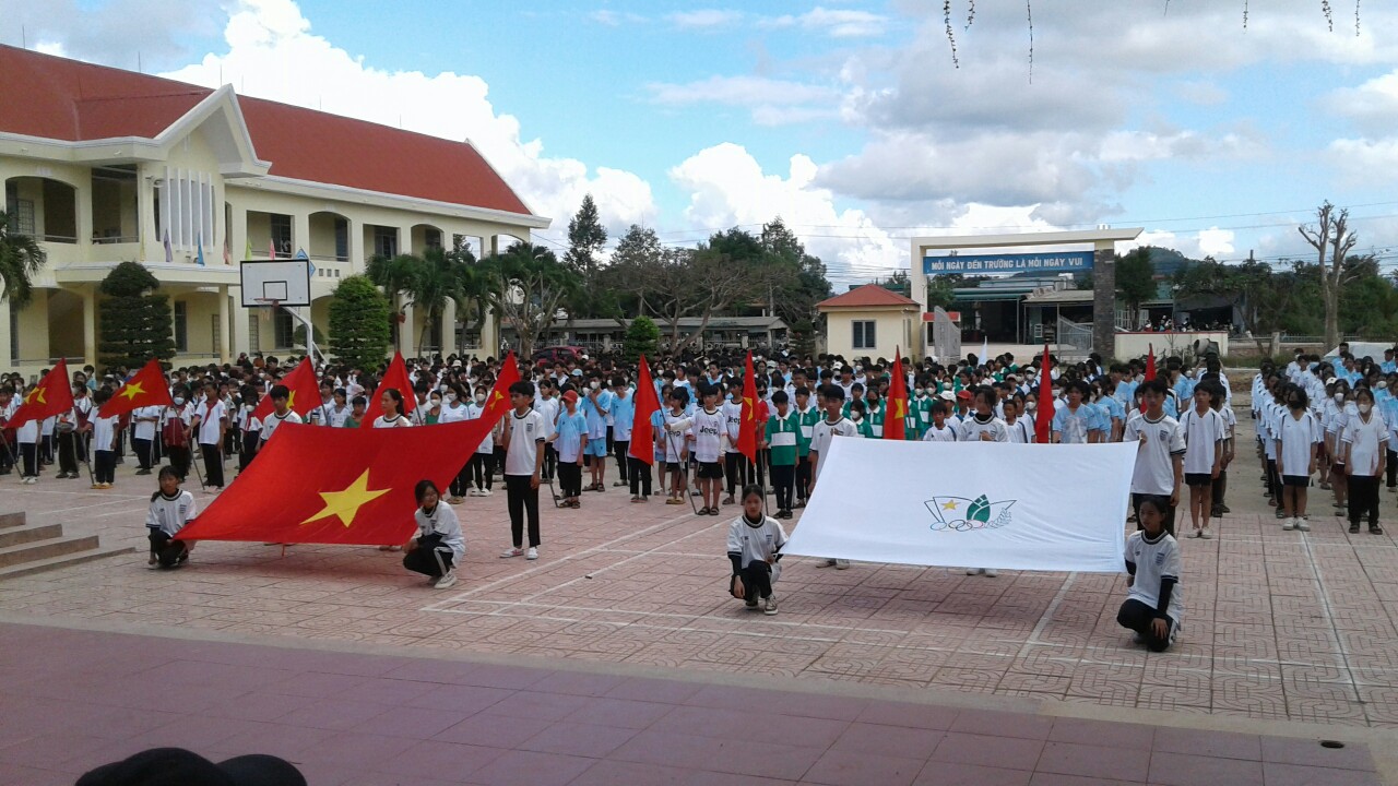 Trường THCS Phạm Hồng Thái tổ chức khai mạc Hội khỏe phù đổng cấp trường năm học 2023 – 2024