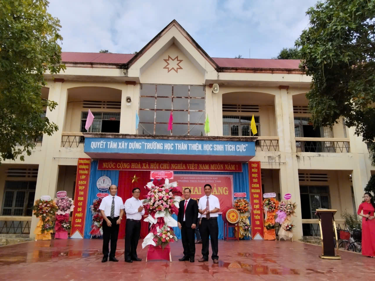 Lễ Khai giảng năm học 2024 – 2025 của Trường THCS Phạm Hồng Thái, huyện Ea Kar, tỉnh Đắk Lắk