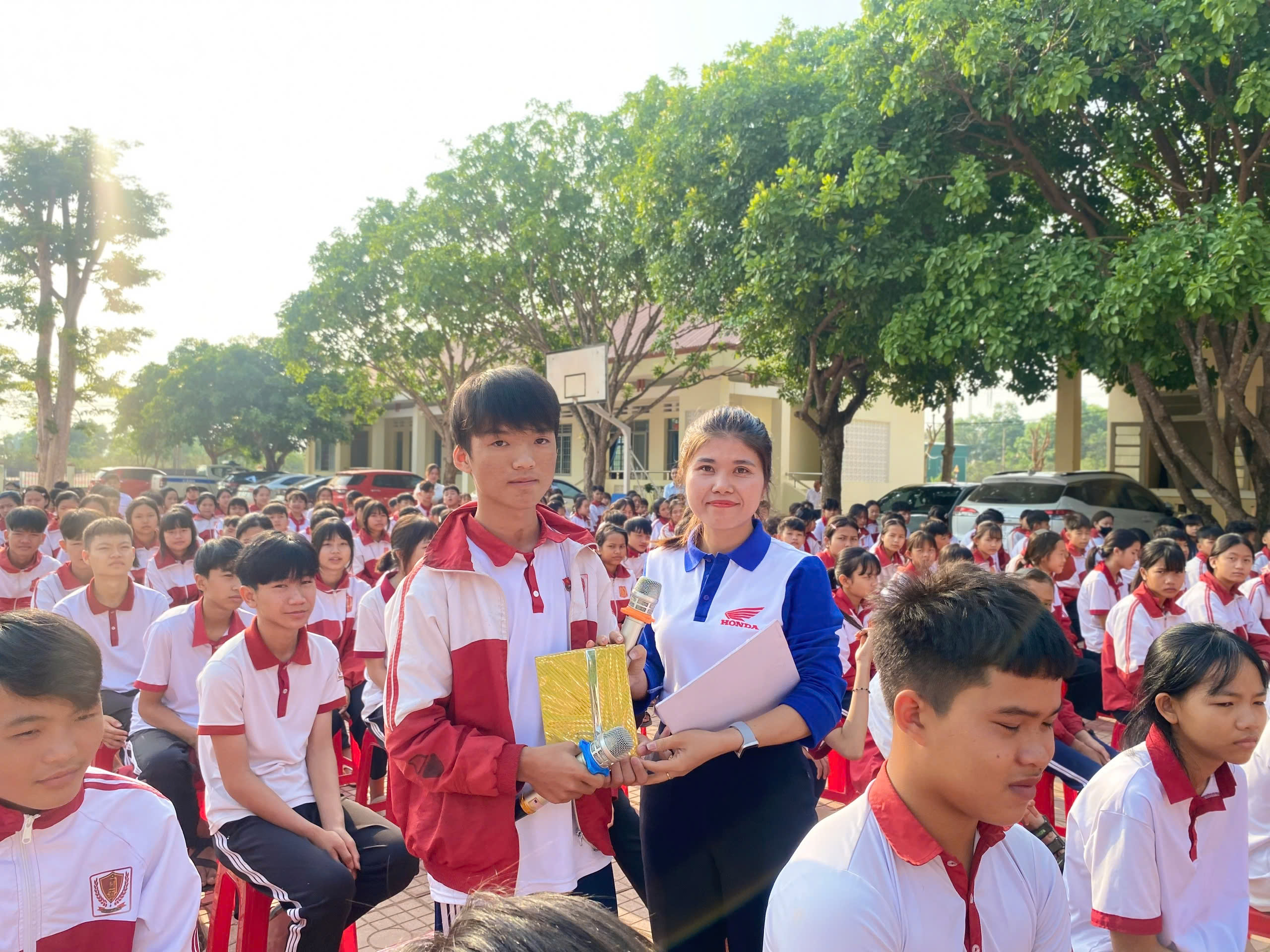 TUYÊN TRUYỀN GIÁO DỤC KỸ NĂNG SỐNG VÀ AN TOÀN GIAO THÔNG CHO HỌC SINH